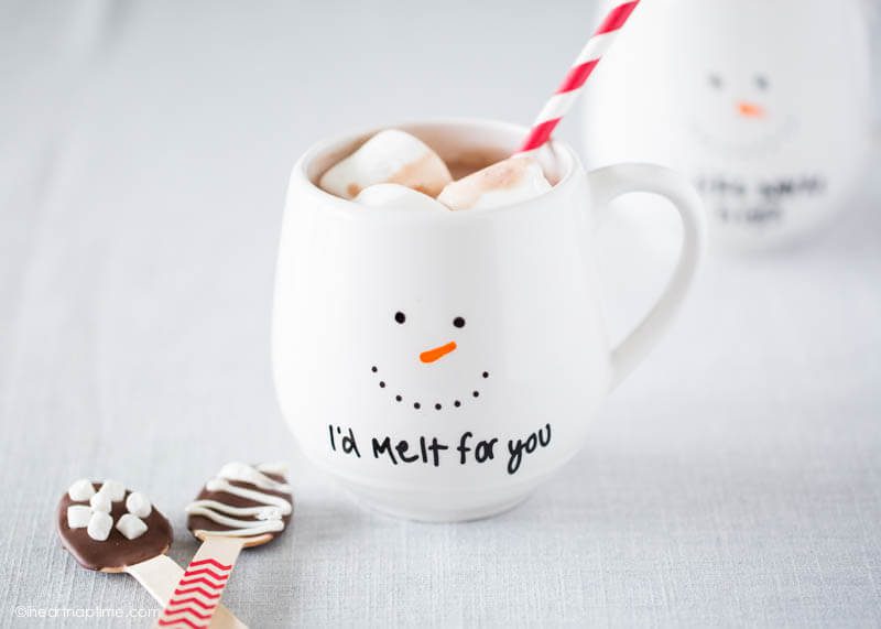 DIY PAINTED MUG GIFT an easy and affordable personalized gift