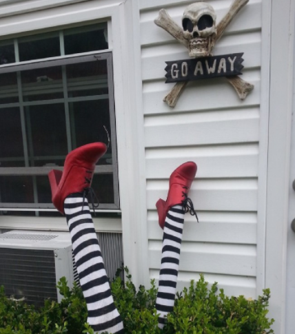 Easy and Fun DIY WICKED WITCH LEGS Decor for the Halloween