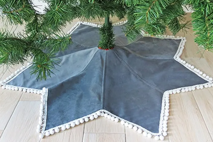 Star shaped Christmas tree skirt
