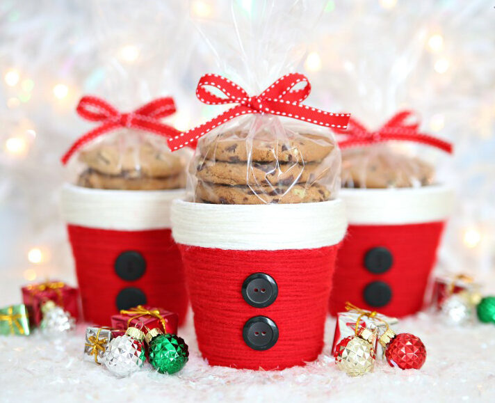 YARN WRAPPED SANTA TREAT HOLDERS for Christmas gifts 
