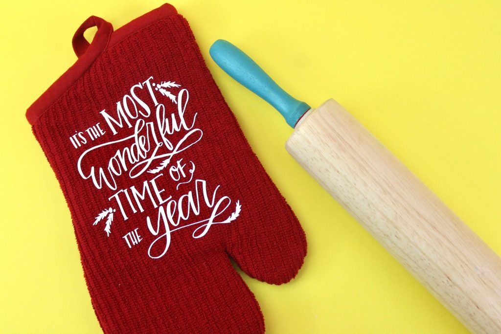 Holiday potholder with text on it saying It's the most wonderful time of the year