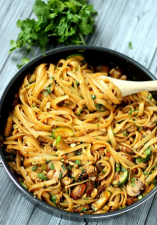 One Pot Spicy Thai Noodles Easy And Delicious Vegetarian Recipe
