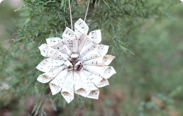 BEAUTIFUL DIY CHRISTMAS MUSIC WREATH ORNAMENT