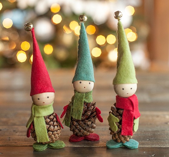 CUTE AND COLORFUL FELT AND PINE CONE ELVES PROJECT FOR CHRISTMAS