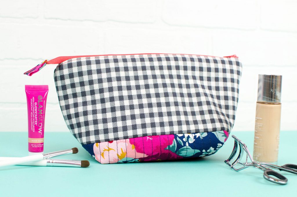 QUILTED MAKEUP BAG fun and cute project