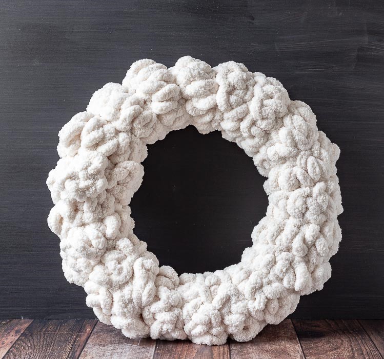 Chunky Yarn Wreath Made with Finger Knitting