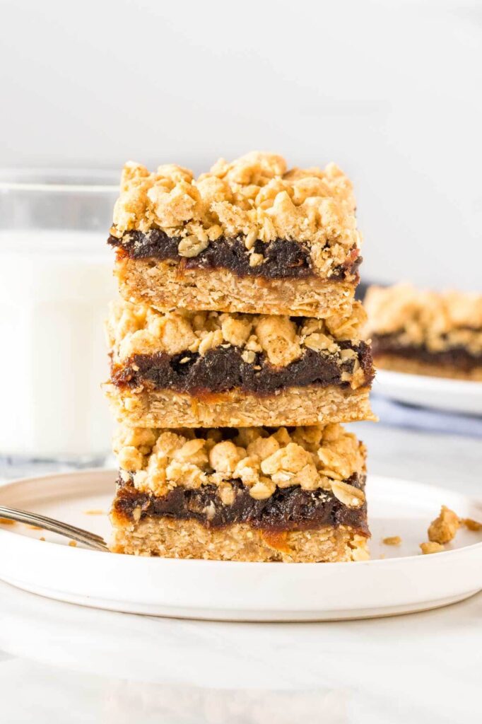 Old-fashioned date squares