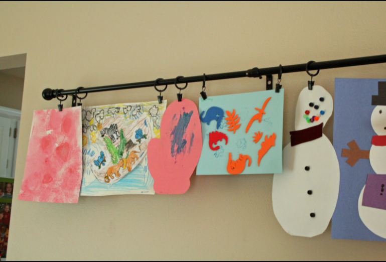 Curtain rod Kids artwork display