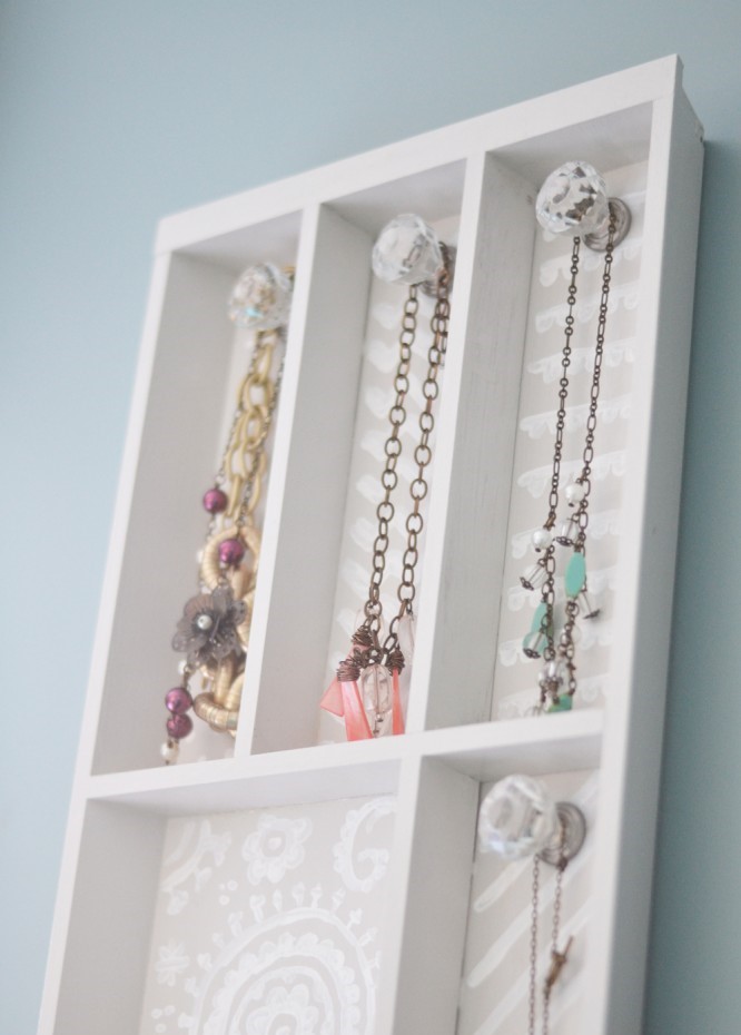 pretty DIY jewelry holder from a cutlery tray