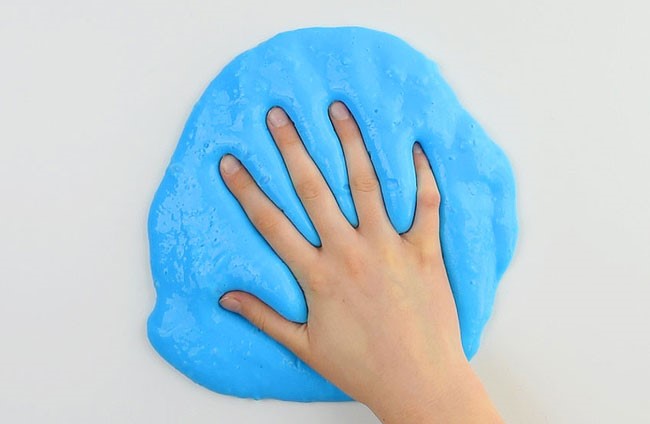 Soft and super stretchy color sky blue slime without borax