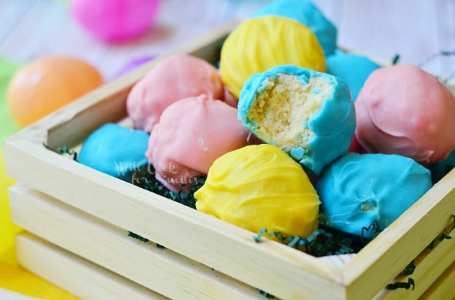 Easter Marshmallow Oreo Truffles adorable and delicious Easter treat