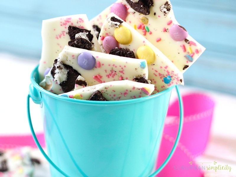 Super Easy and Delicious Easter Oreo Bark Recipe in 5 Minutes