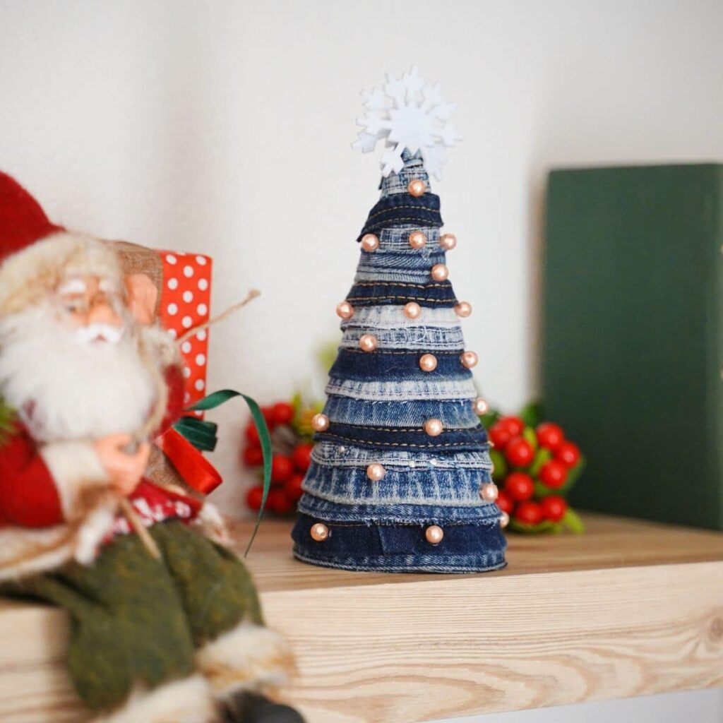 Mini Christmas Tree from Old Blue Jeans Adorable Holiday Decor