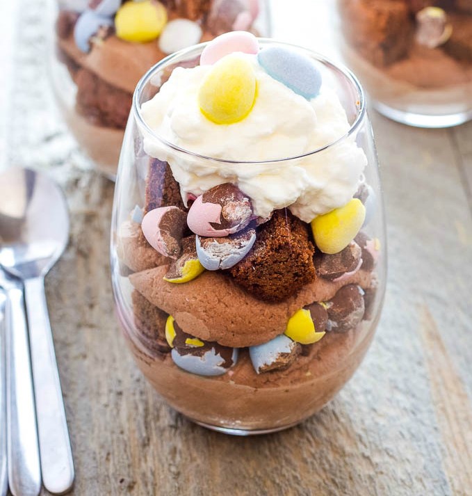 MINI EGGS EASTER BROWNIE PARFAITS Delicious and Easy Dessert Recipe