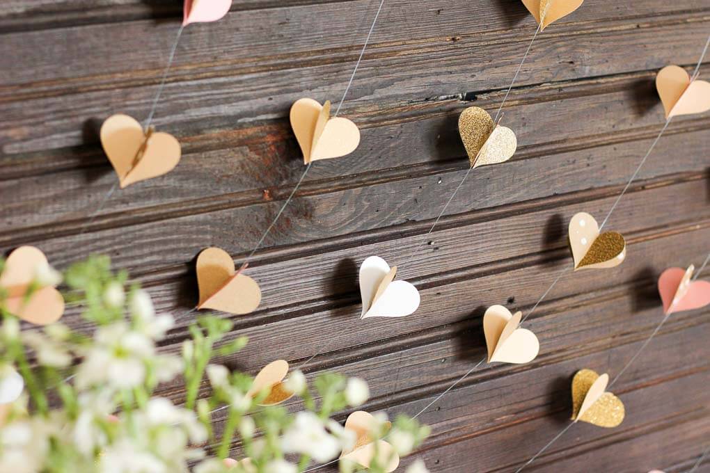 Beautiful DIY paper heart garland 