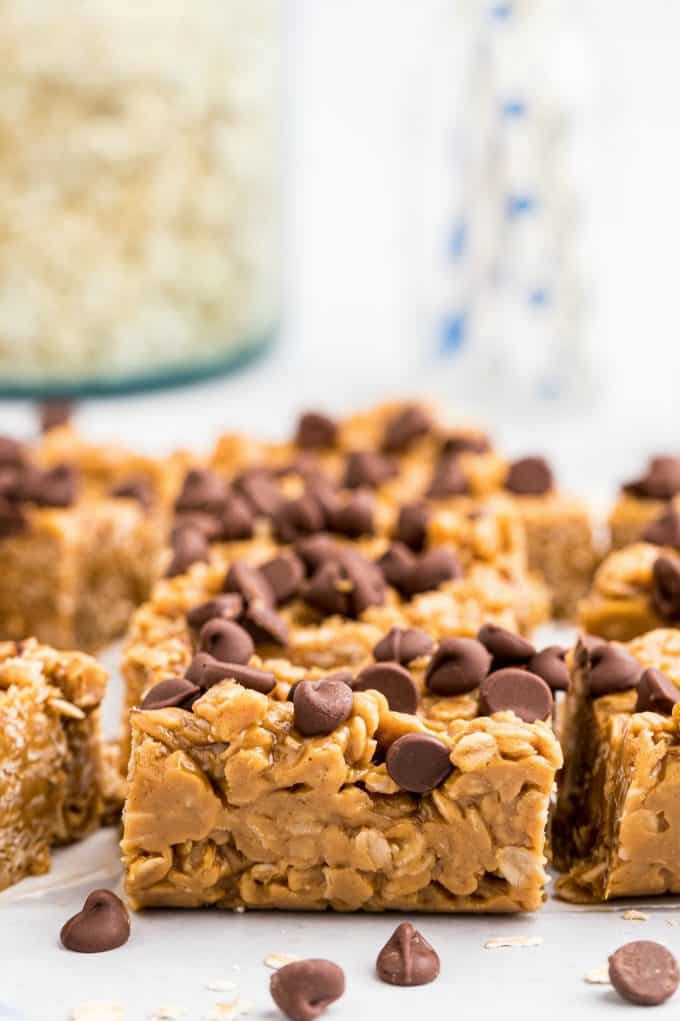 Quick 5-Ingredients No-Bake Peanut Butter Oatmeal Bars Recipe