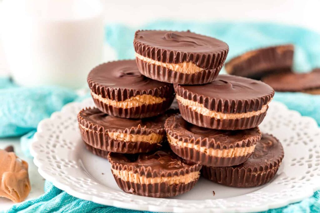 4-Ingredients Easy Homemade Reese Peanut Butter Cups 
