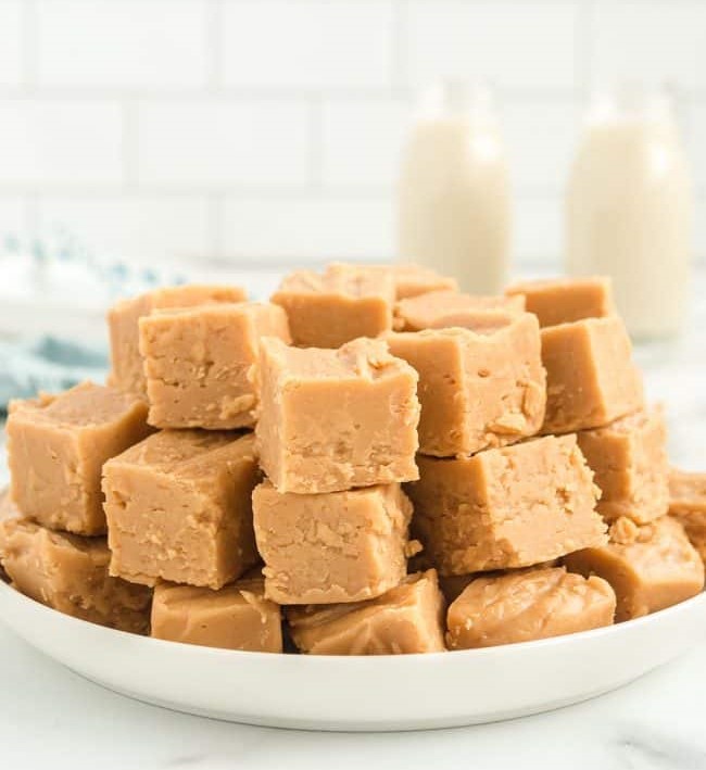 Creamy and Rich Microwave Peanut Butter Fudge 