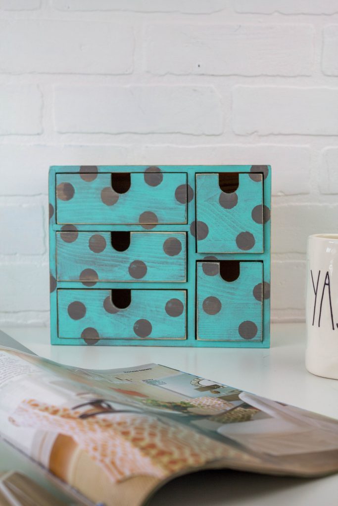 DIY polka dot distressed desk organizer 