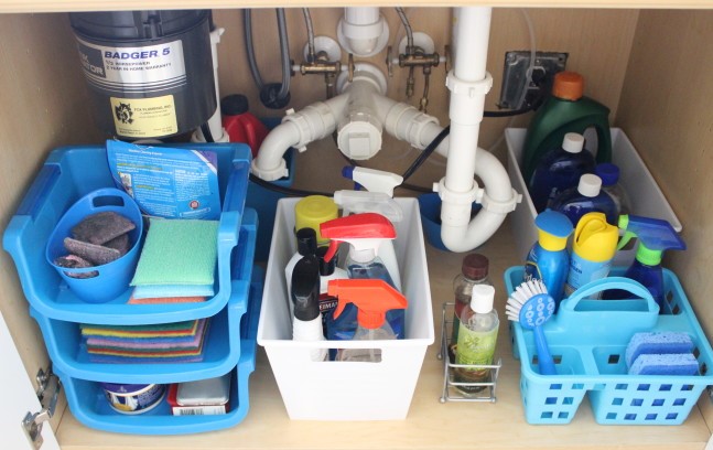 Quick And Easy Under the Kitchen Sink Organization