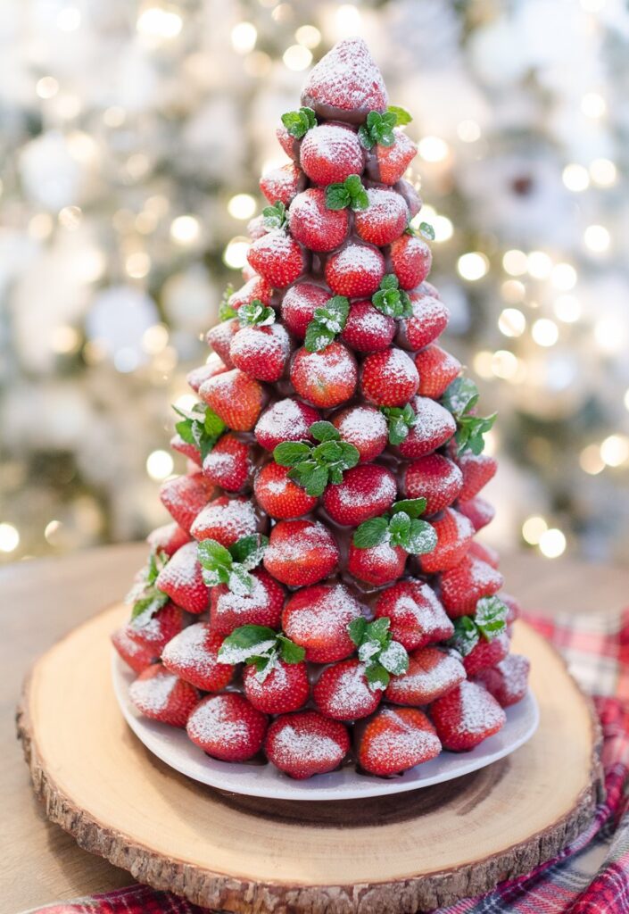 Chocolate Covered Strawberry Christmas Tree dust with powdered sugar