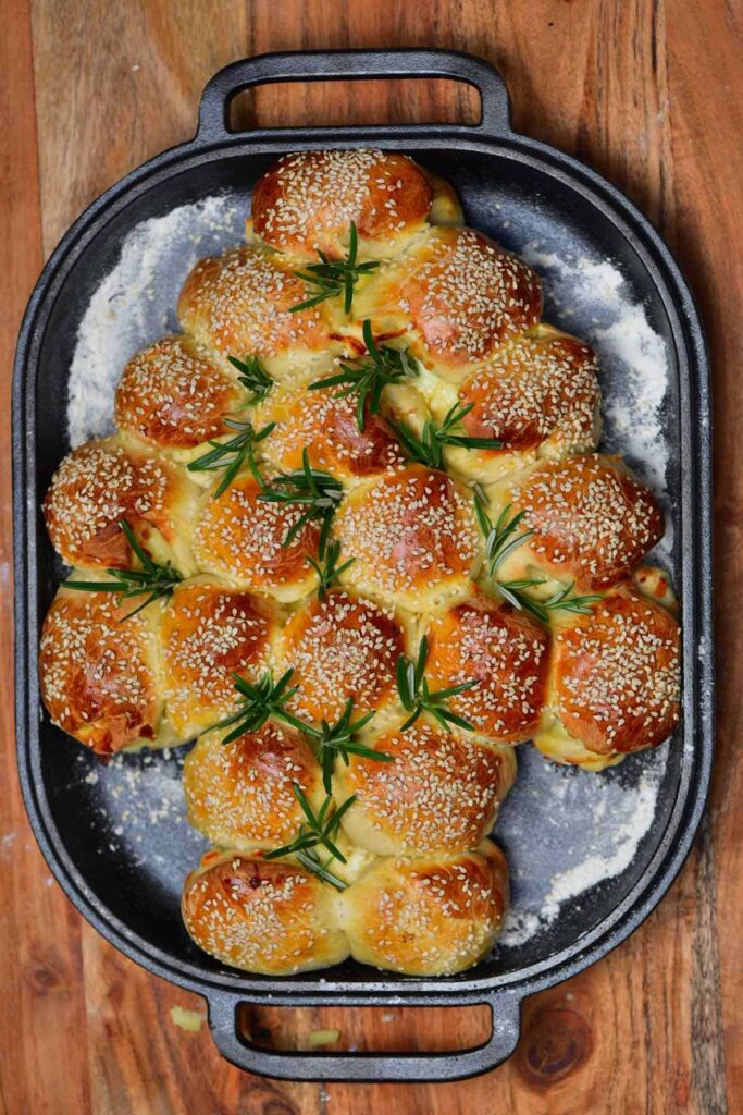 Christmas tree pull-apart bread stuffed with ooey-gooey melting cheese