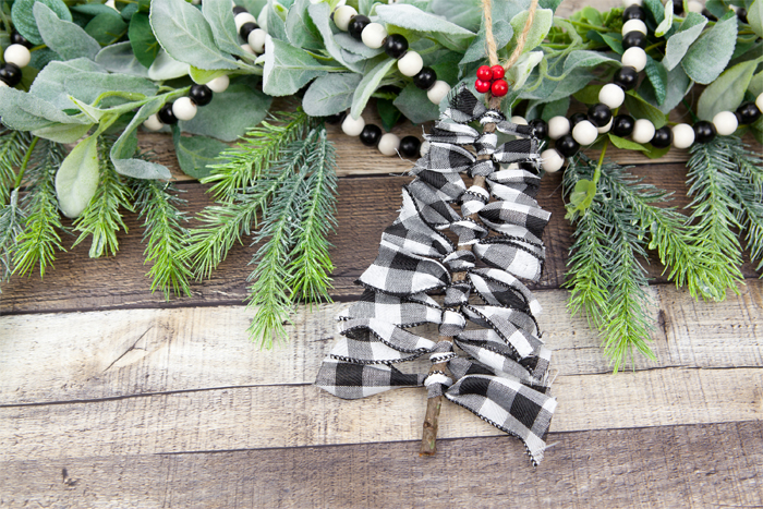 adorable farmhouse Christmas tree ornaments
