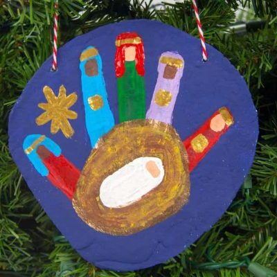 Christmas Handprint Crafts thumbnail