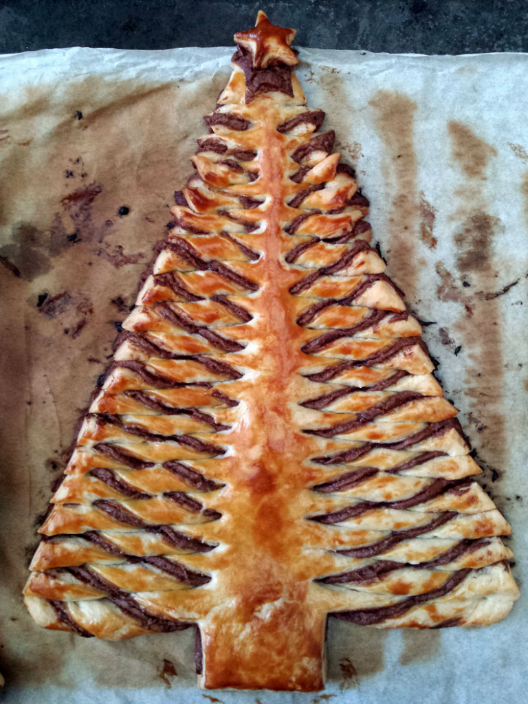 Nutella Christmas tree pastry