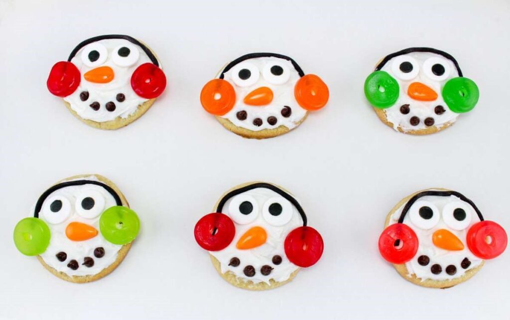 Sugar cookies that looks like snowman