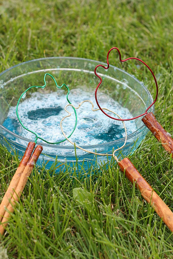 Apple Cinnamon Stick Bubble Wands kids will surely enjoy playing