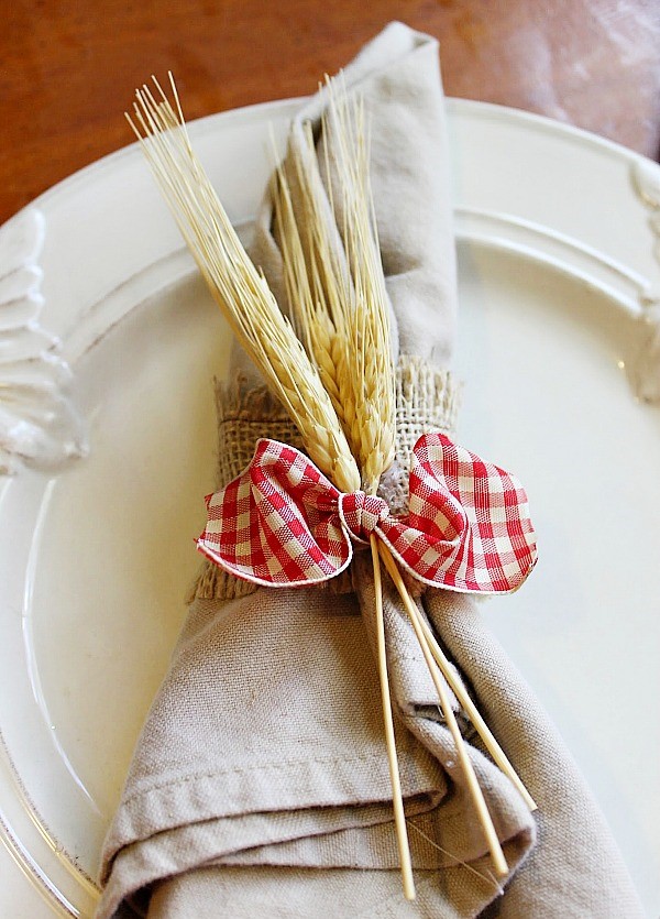 DIY burlap gingham and wheat napkin ring