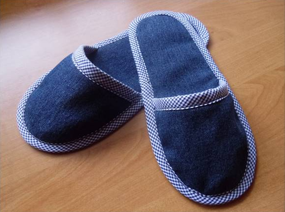 DIY Simple Denim Home Slippers made from old jeans