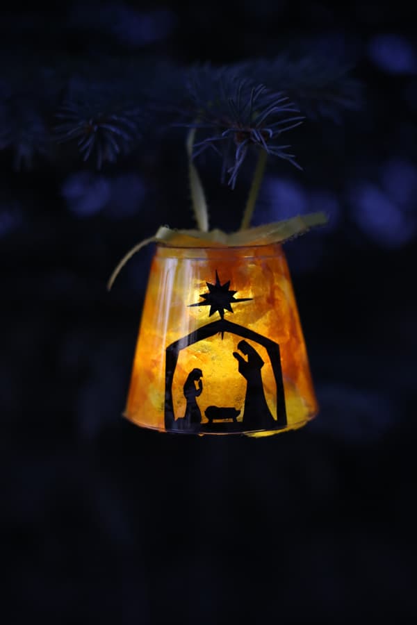 Lighted Nativity Ornament a beautiful ornament for children to make and add to the tree