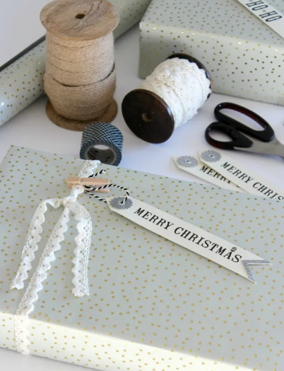  vintage glam Christmas gift wrap