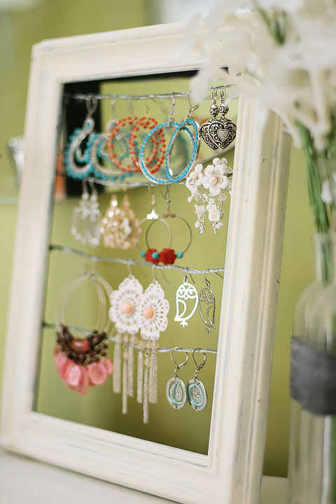 fun little shabby chic earring stand, made from an altered dollar store picture frame