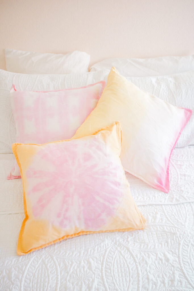 DIY Tie Dye Throw Pillows