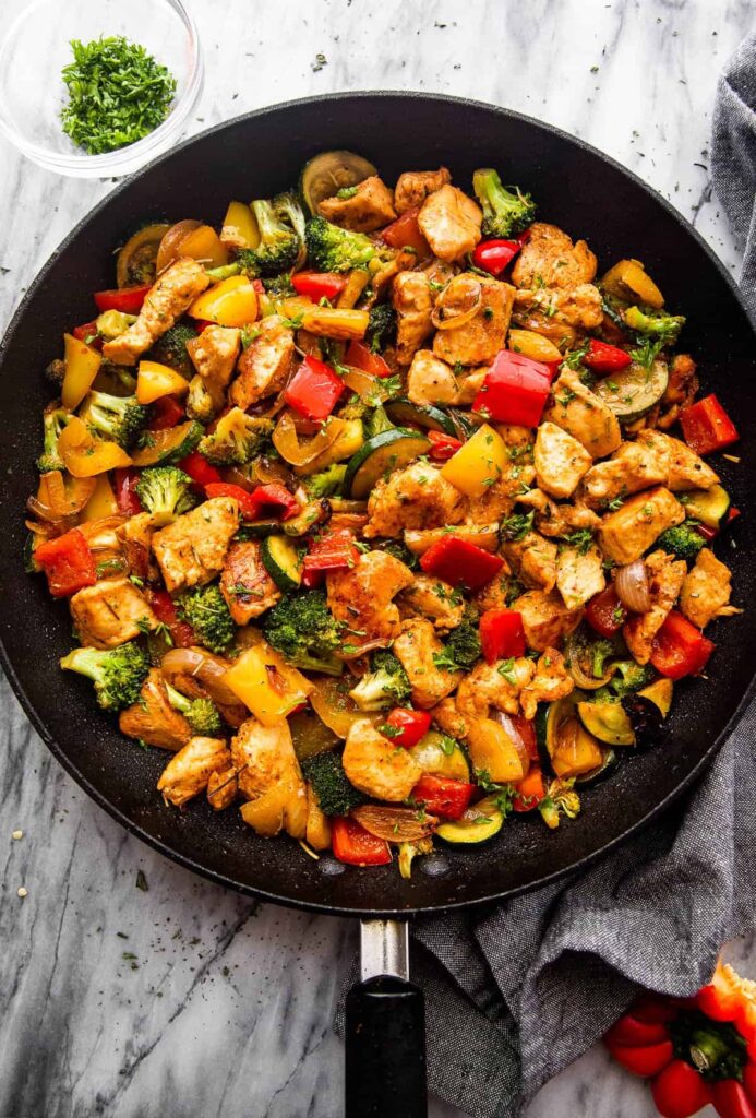 Healthy and Low carb Chicken and Vegetables Skillet
